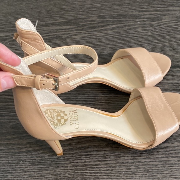 Vince Camuto ankle strap high heeled sandals. Tan. Size 7. Leather upper. - Picture 5 of 15